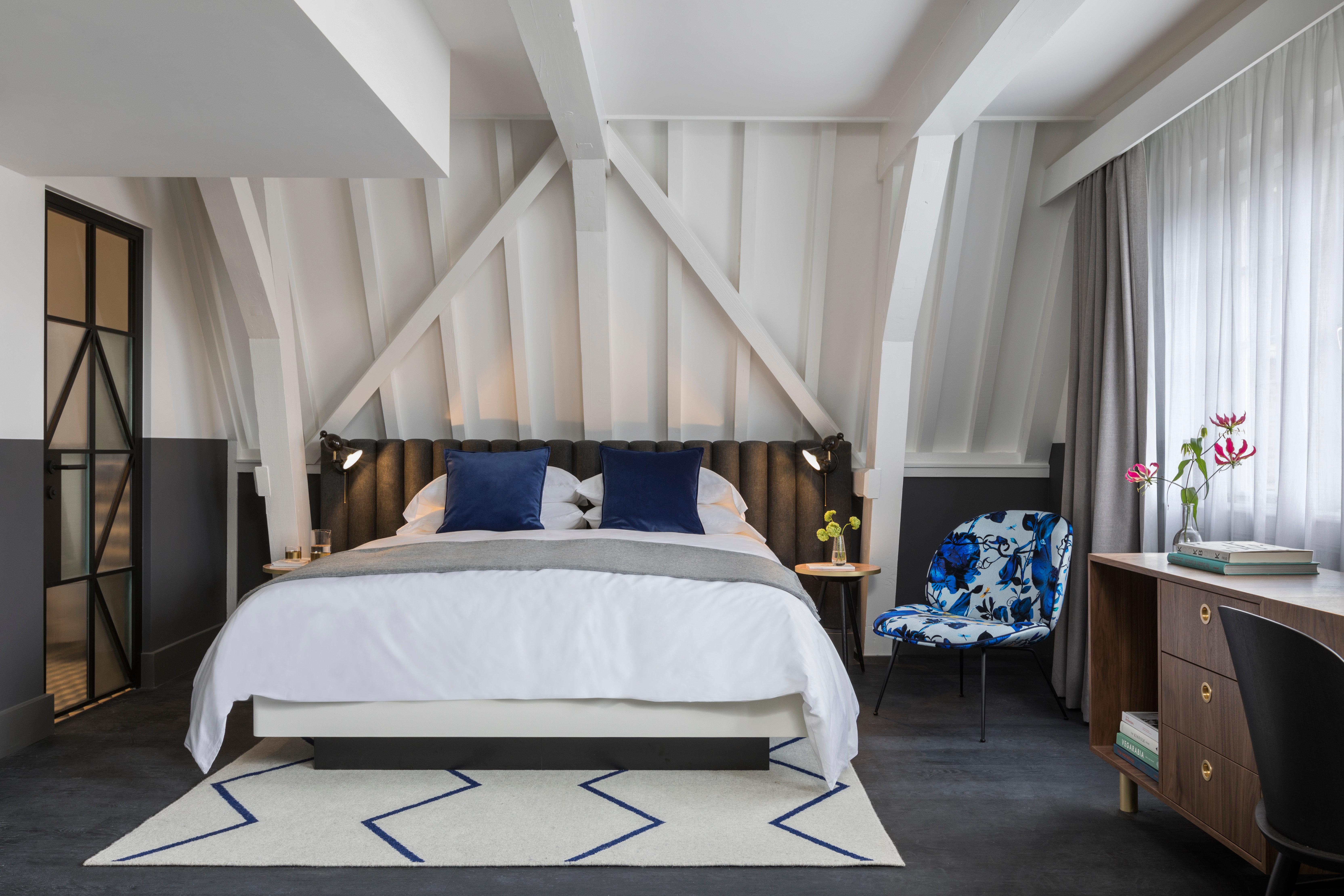 Kimpton De Witt Amsterdam, An Ihg Hotel Esterno foto A bedroom at the hotel